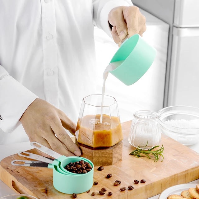 8 Piece Measuring Cups and Spoon Set